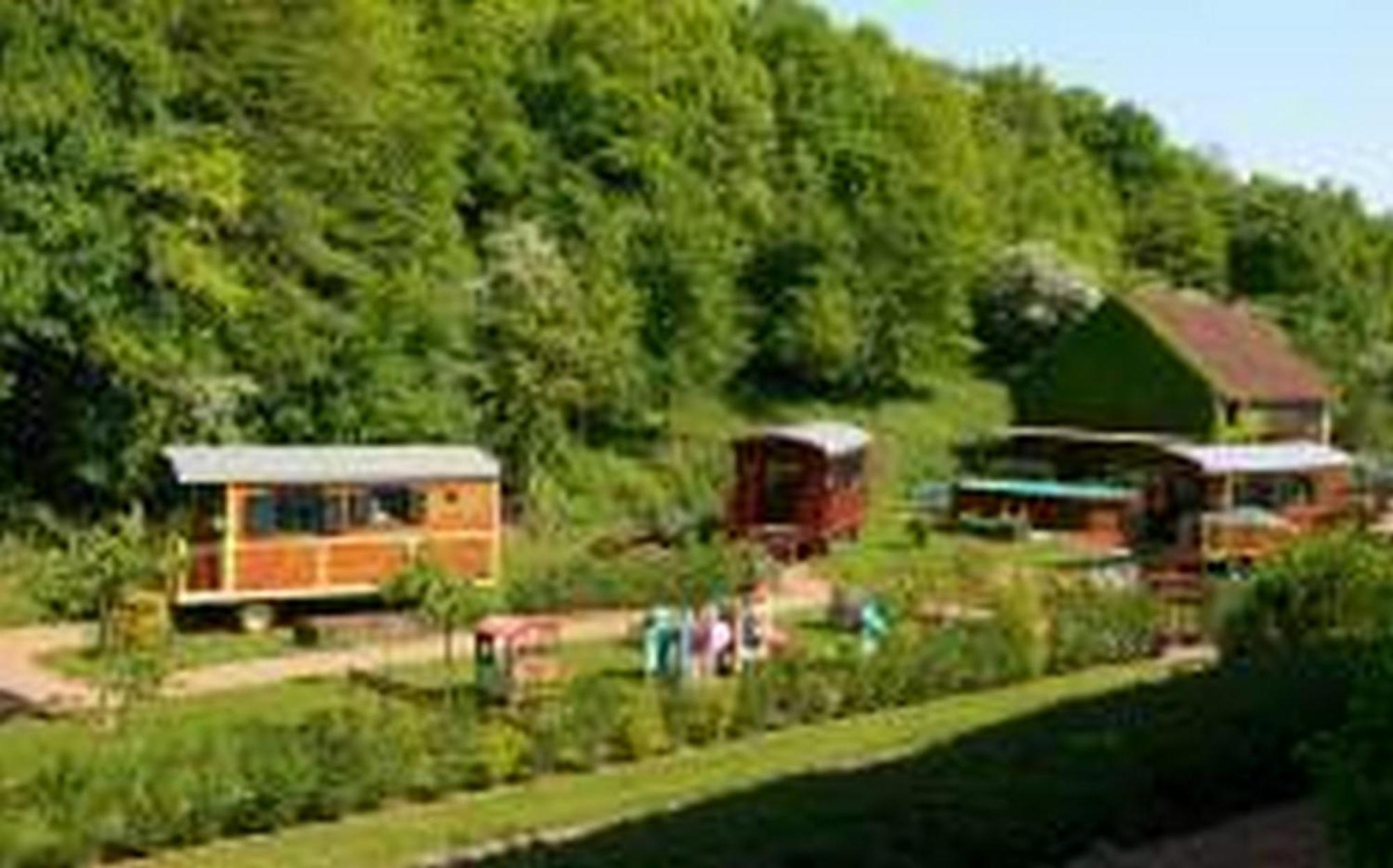 Les Roulottes De Maufront Hotel Ouagne Kültér fotó
