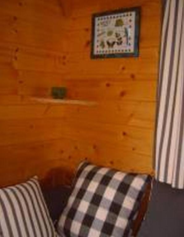 Les Roulottes De Maufront Hotel Ouagne Kültér fotó